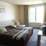 Хотел Family Albizia 3*