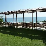 Хотел Family Albizia 3*