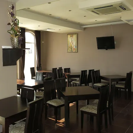 فندق Family Albizia فارنا