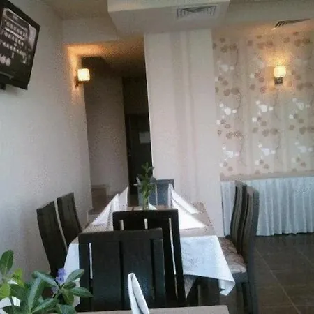 Family Albizia فندق 3*